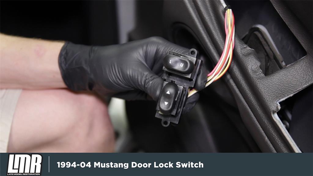 1994-04 Mustang LH Door Lock Switch